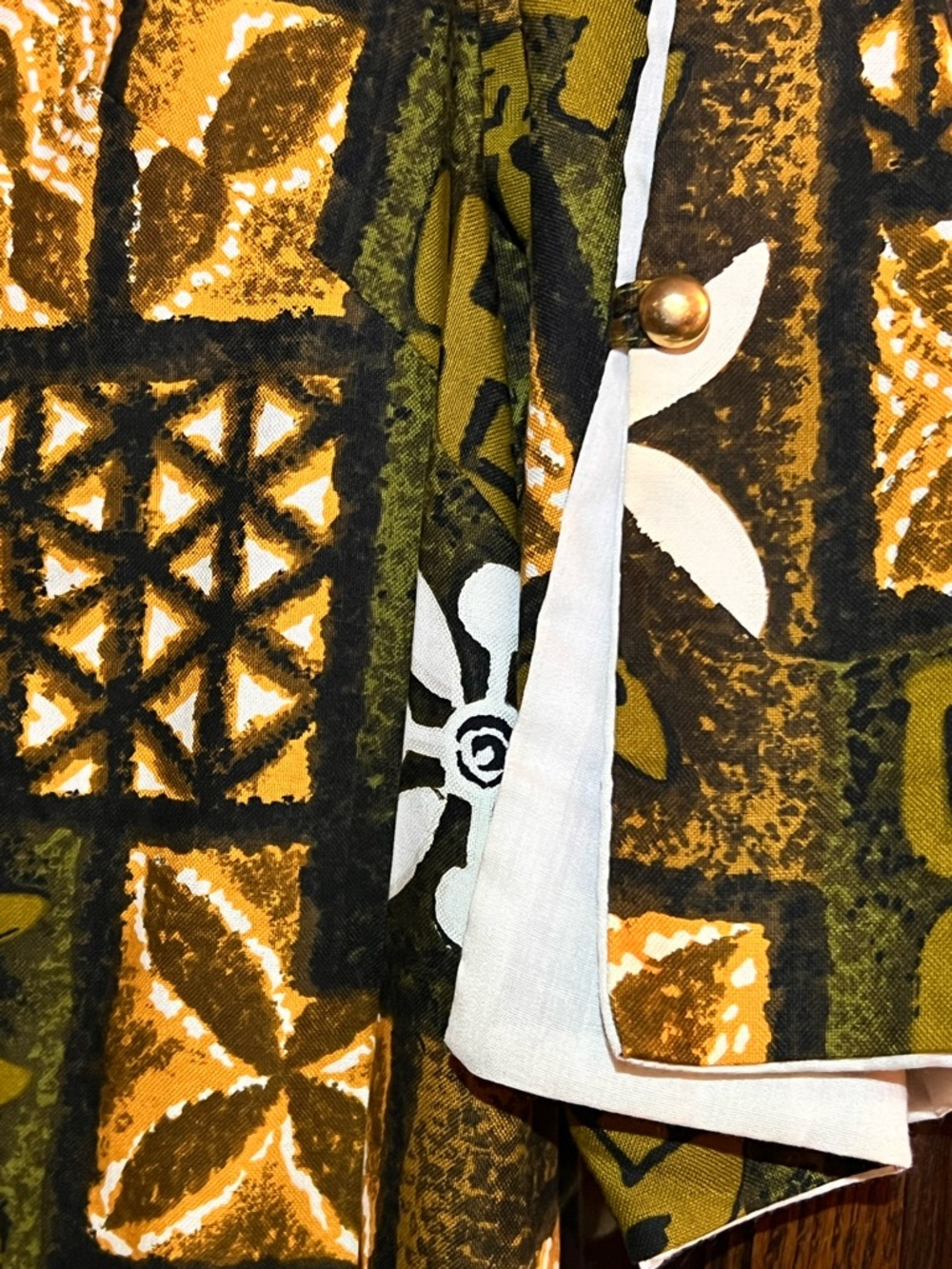 Vintage Block Print Mu’umu’u in Olive, Gold & White